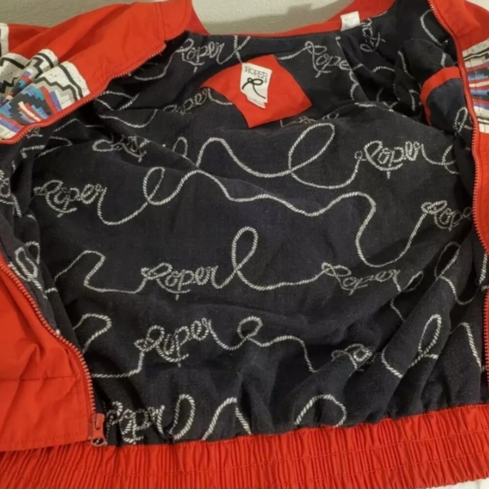 Red Geometric Pattern Jacket - Picture 3 of 4
